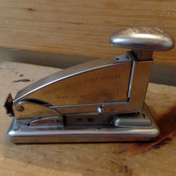 Vintage ACE SCOUT stapler model 202 - Picture 2 of 12